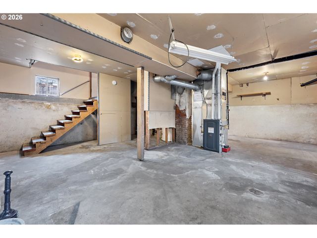 6022 N CURTIS Ave, Portland, OR 97217