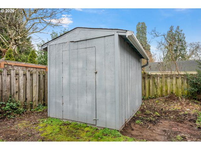 6022 N CURTIS Ave, Portland, OR 97217