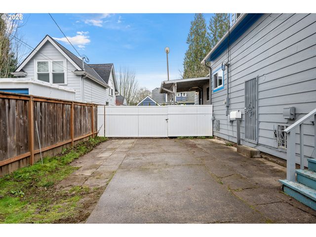 6022 N CURTIS Ave, Portland, OR 97217