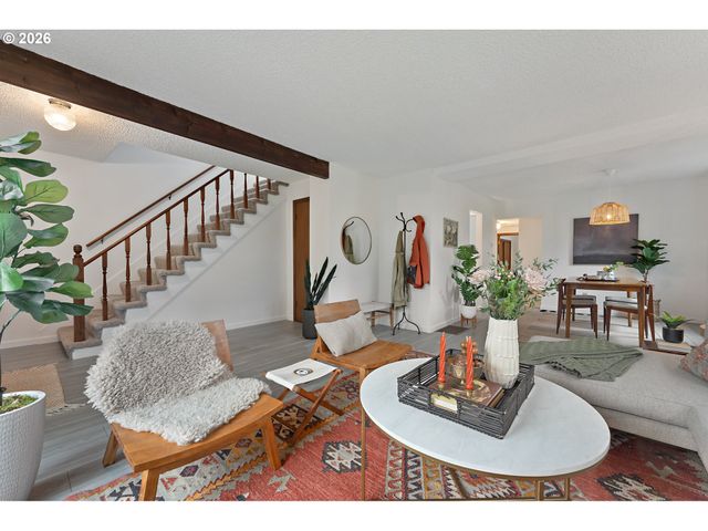 6022 N CURTIS Ave, Portland, OR 97217