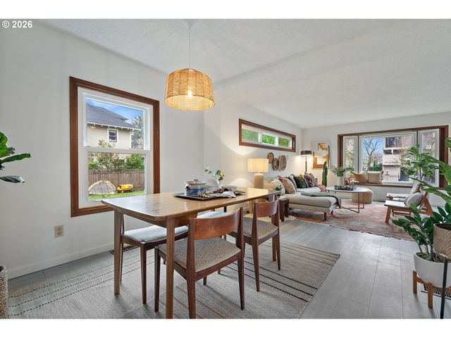 6022 N CURTIS Ave, Portland, OR 97217