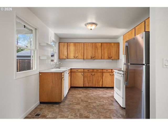 6755 Sw PRINCESS Ave, Beaverton, OR 97008