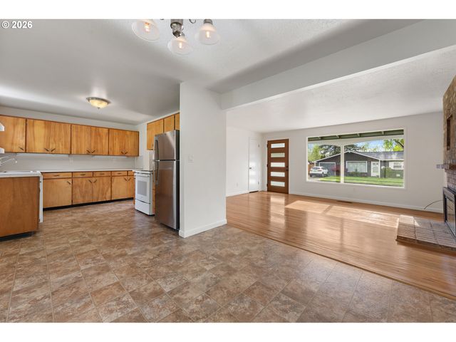 6755 Sw PRINCESS Ave, Beaverton, OR 97008