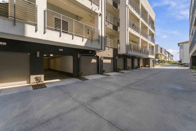314 Llano De Los Robles Ave 7, San Jose, CA 95136