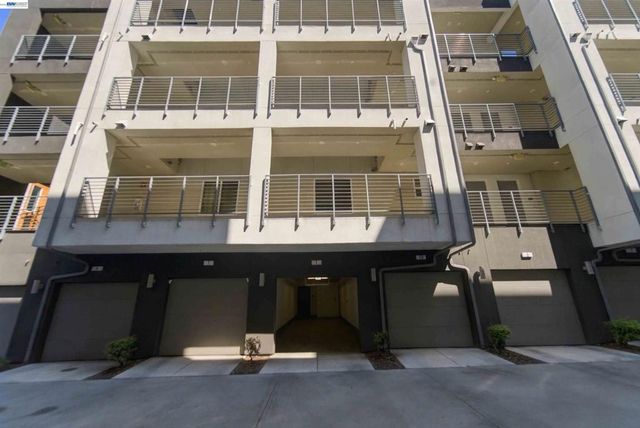 314 Llano De Los Robles Ave 7, San Jose, CA 95136