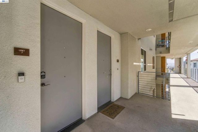 314 Llano De Los Robles Ave 7, San Jose, CA 95136