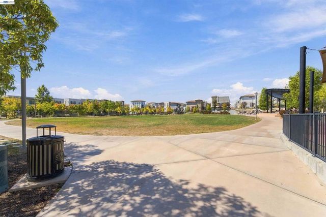 314 Llano De Los Robles Ave 7, San Jose, CA 95136