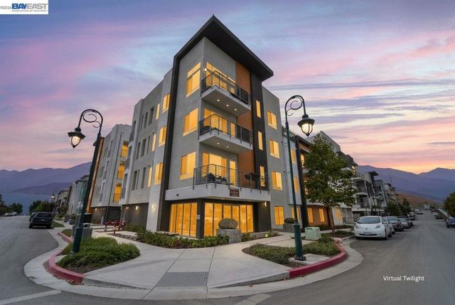 314 Llano De Los Robles Ave 7, San Jose, CA 95136