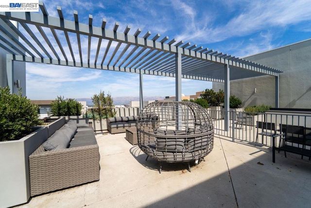 314 Llano De Los Robles Ave 7, San Jose, CA 95136