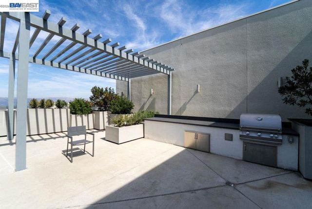 314 Llano De Los Robles Ave 7, San Jose, CA 95136