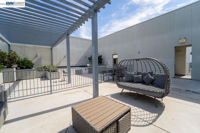 314 Llano De Los Robles Ave 7, San Jose, CA 95136