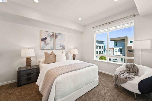314 Llano De Los Robles Ave 7, San Jose, CA 95136