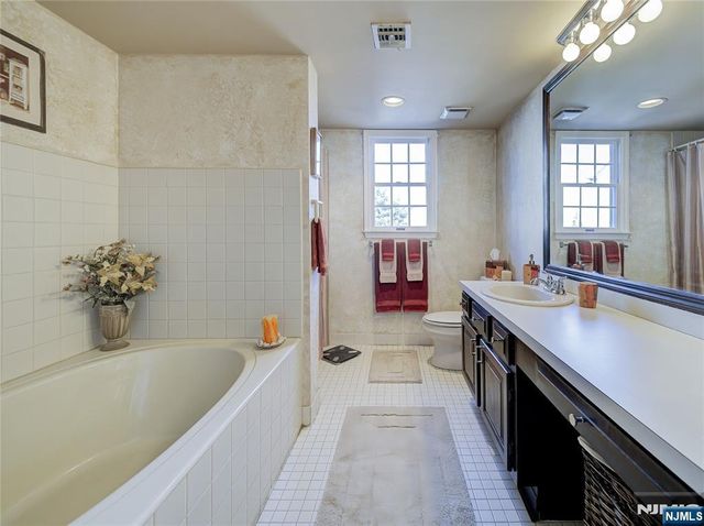 101 Quartz Lane, Paterson, NJ 07501