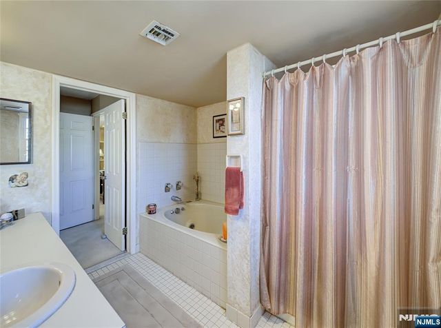 101 Quartz Lane, Paterson, NJ 07501