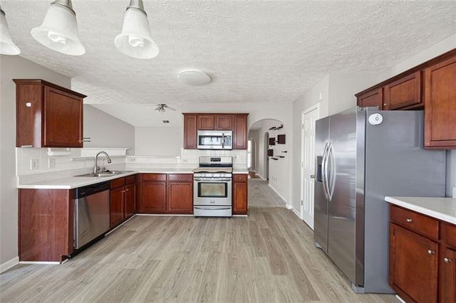 111 W SKYLINE View, Dallas, GA 30157