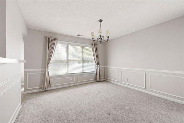 111 W SKYLINE View, Dallas, GA 30157
