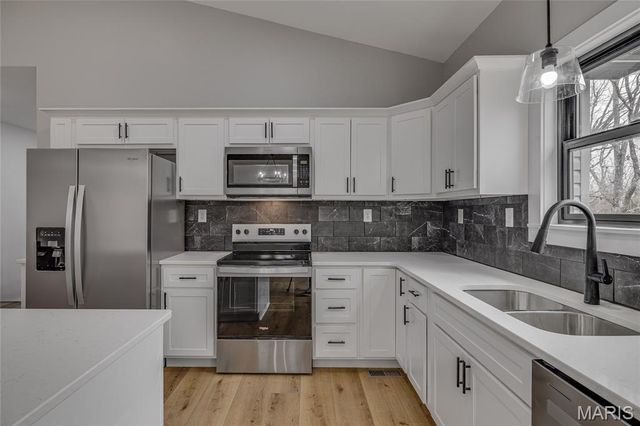 1774 Stoney Point Road, Bonne Terre, MO 63628