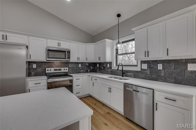 1774 Stoney Point Road, Bonne Terre, MO 63628