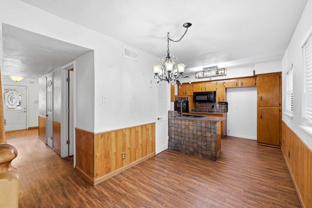 806 Waggoner Drive, Arlington, TX 76013