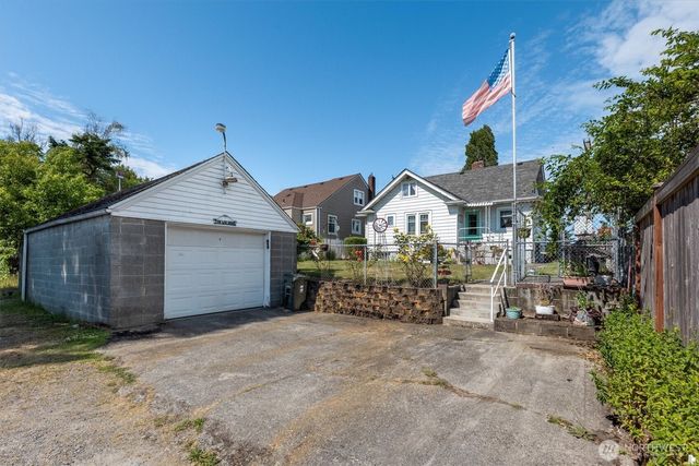 5625 S Sheridan Avenue, Tacoma, WA 98408