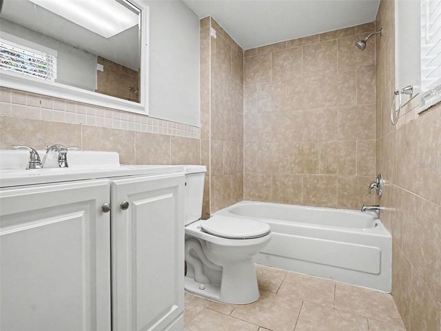 615 THOMAS JEFFERSON WAY, Orlando, FL 32809