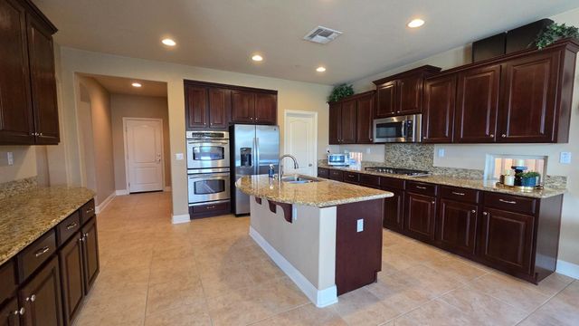 3895 Rollins Ct, West Sacramento, CA 95691