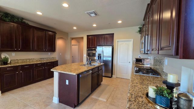 3895 Rollins Ct, West Sacramento, CA 95691