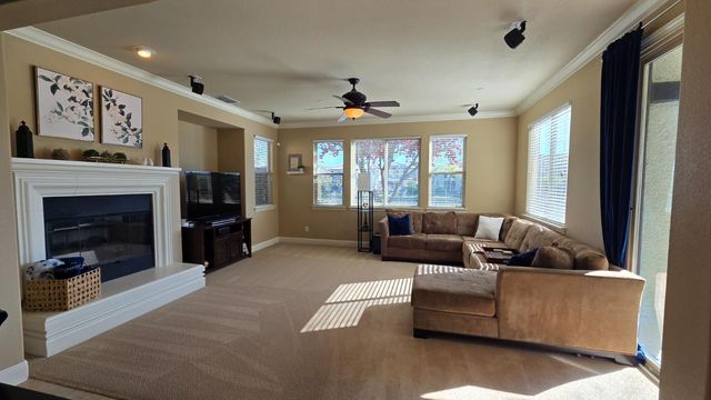 3895 Rollins Ct, West Sacramento, CA 95691