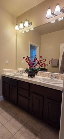 3895 Rollins Ct, West Sacramento, CA 95691