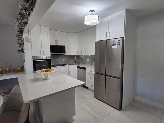 1115 Green Pine Boulevard D2, West Palm Beach, FL 33409