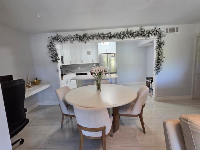 1115 Green Pine Boulevard D2, West Palm Beach, FL 33409