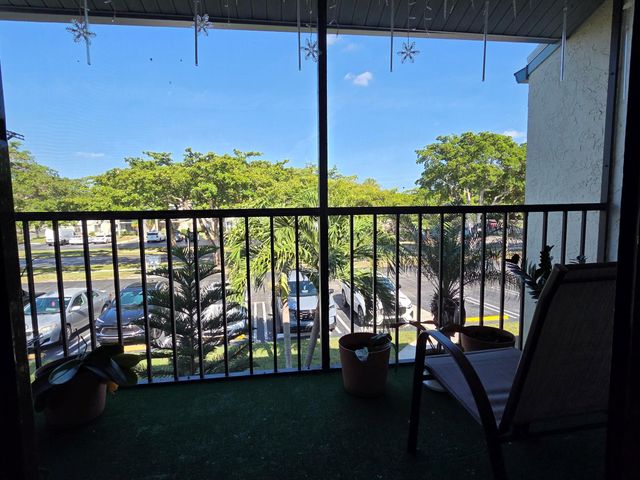 1115 Green Pine Boulevard D2, West Palm Beach, FL 33409