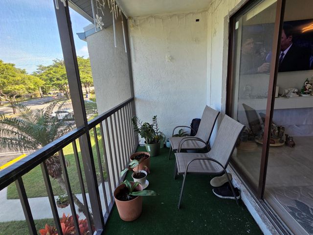 1115 Green Pine Boulevard D2, West Palm Beach, FL 33409