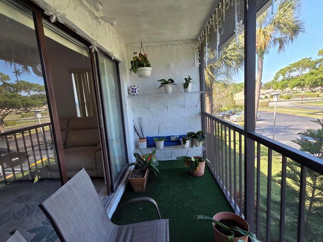 1115 Green Pine Boulevard D2, West Palm Beach, FL 33409