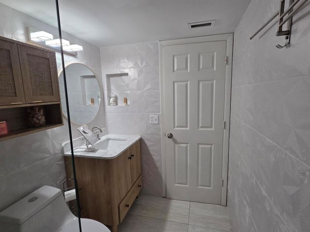 1115 Green Pine Boulevard D2, West Palm Beach, FL 33409