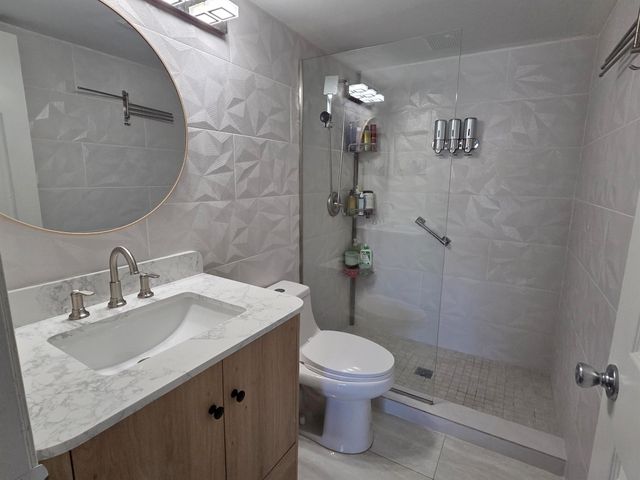 1115 Green Pine Boulevard D2, West Palm Beach, FL 33409