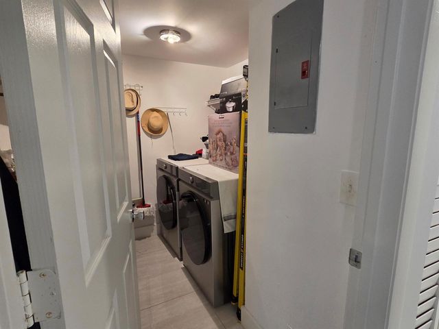 1115 Green Pine Boulevard D2, West Palm Beach, FL 33409