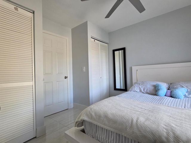 1115 Green Pine Boulevard D2, West Palm Beach, FL 33409