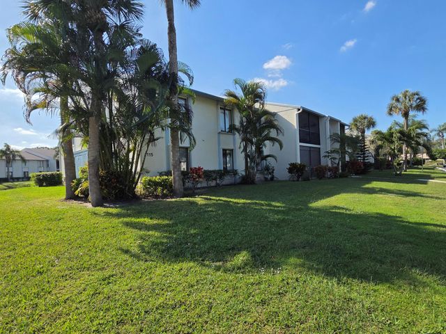 1115 Green Pine Boulevard D2, West Palm Beach, FL 33409