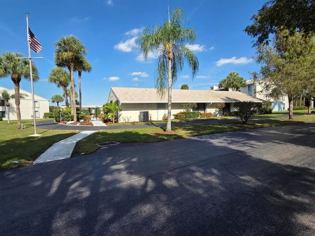 1115 Green Pine Boulevard D2, West Palm Beach, FL 33409