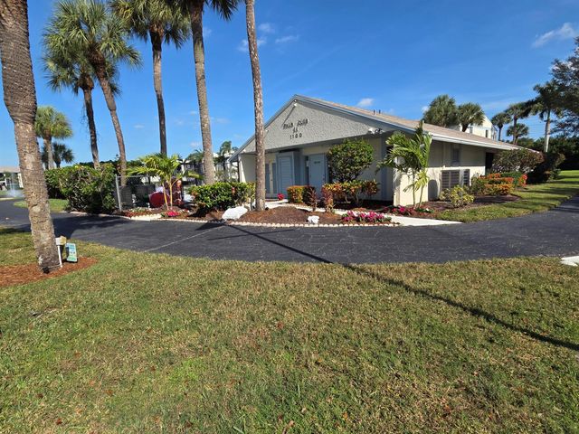 1115 Green Pine Boulevard D2, West Palm Beach, FL 33409