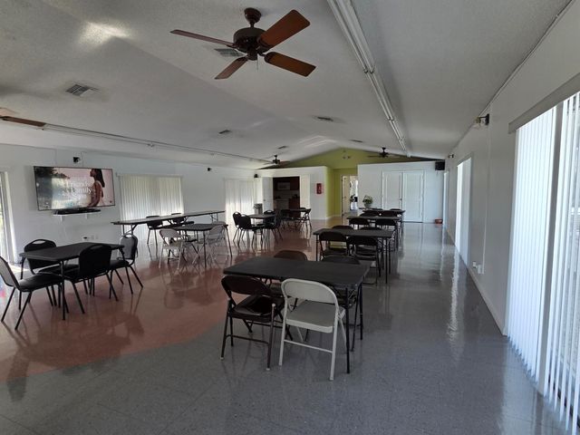 1115 Green Pine Boulevard D2, West Palm Beach, FL 33409