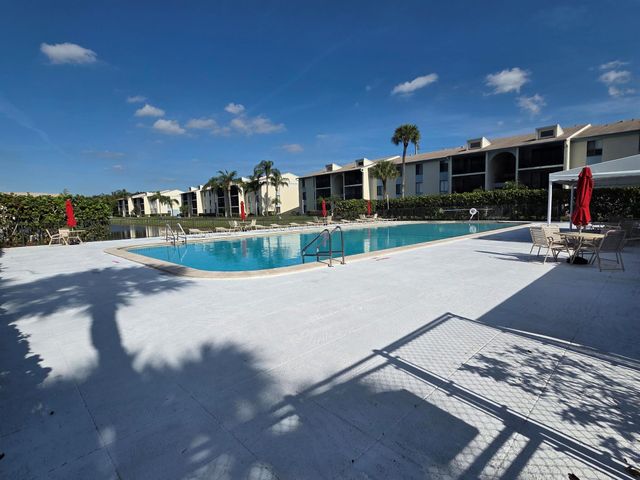 1115 Green Pine Boulevard D2, West Palm Beach, FL 33409