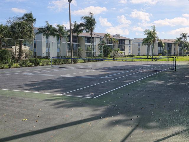 1115 Green Pine Boulevard D2, West Palm Beach, FL 33409