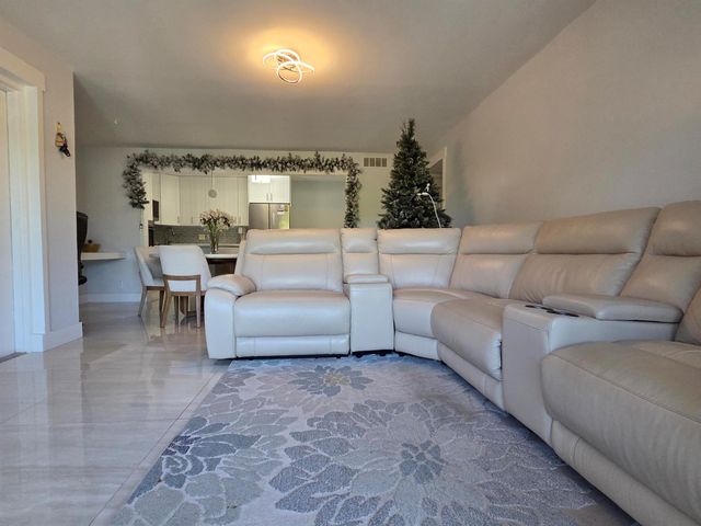 1115 Green Pine Boulevard D2, West Palm Beach, FL 33409