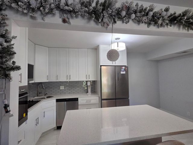 1115 Green Pine Boulevard D2, West Palm Beach, FL 33409