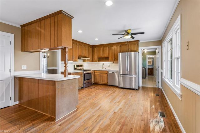 8 Martha CT, Poquoson, VA 23662