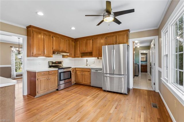 8 Martha CT, Poquoson, VA 23662