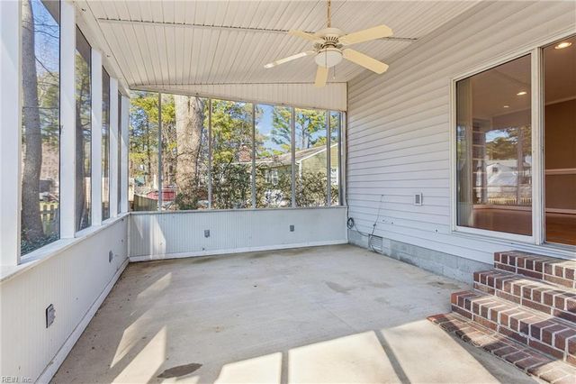 8 Martha CT, Poquoson, VA 23662