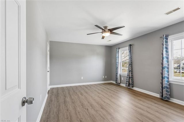 8 Martha CT, Poquoson, VA 23662